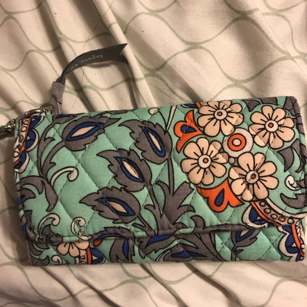 Fan flowers wristlet